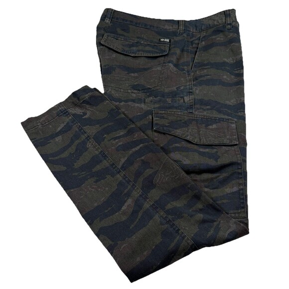 Salty Crew Other - Salty Crew Camo Pants Mens 30 Green Black Stretch Chino Surf Skate Outdoor